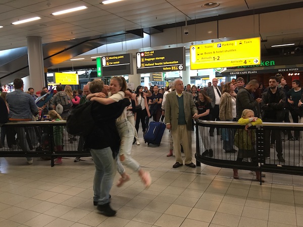 AR 0318 999 TT Schiphol