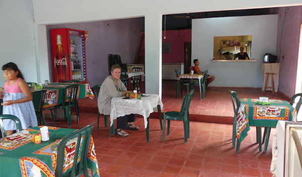 PY 0918 153 TT lokaal resto