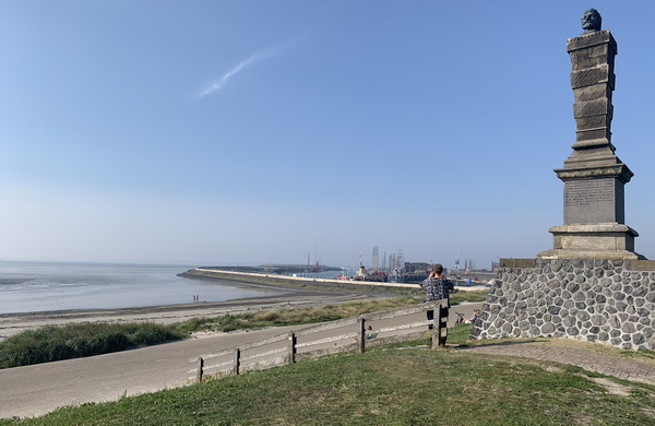 NL 0920 075 TT de stiennen man 